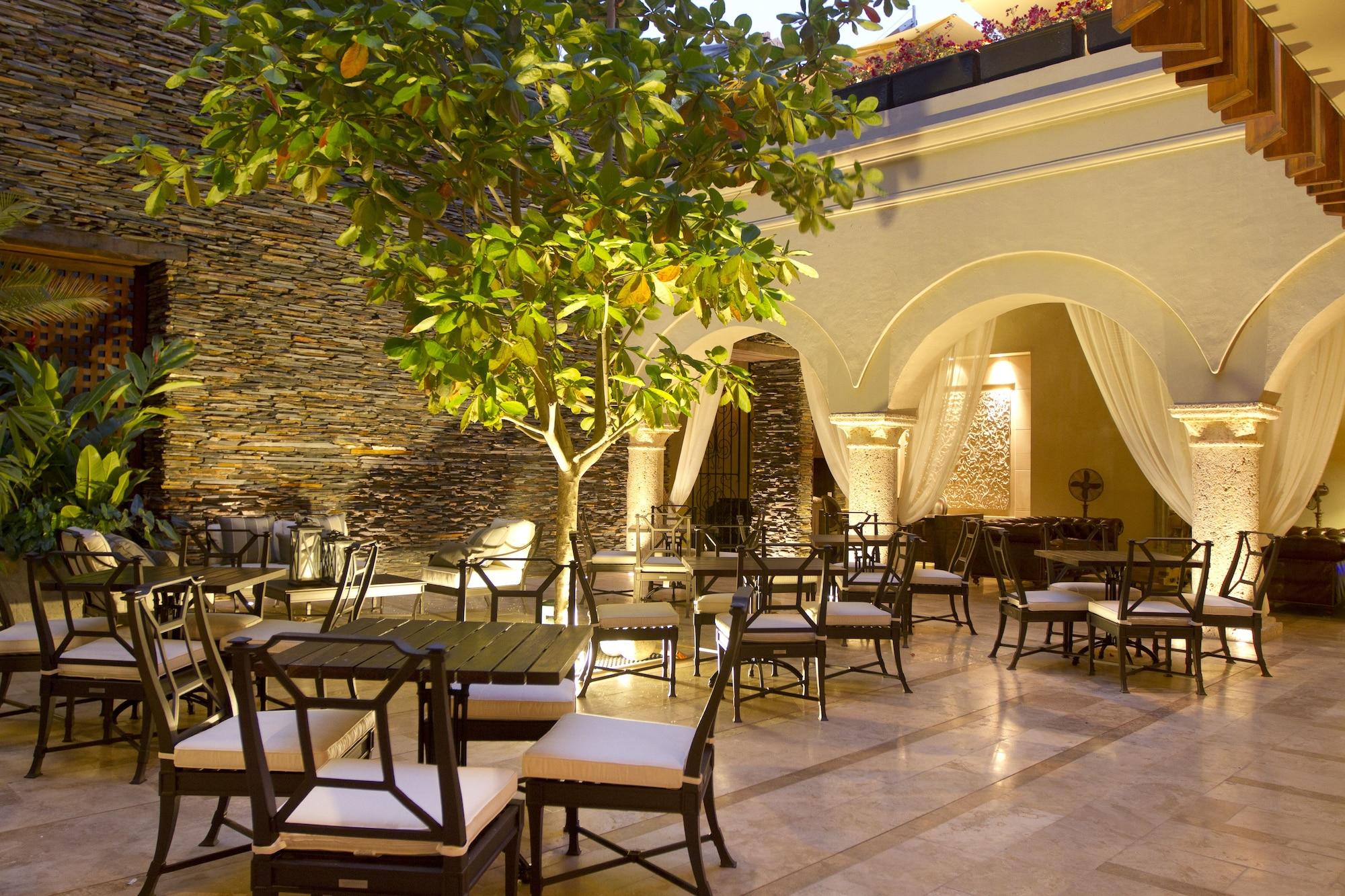 Hotel Bastion Luxury