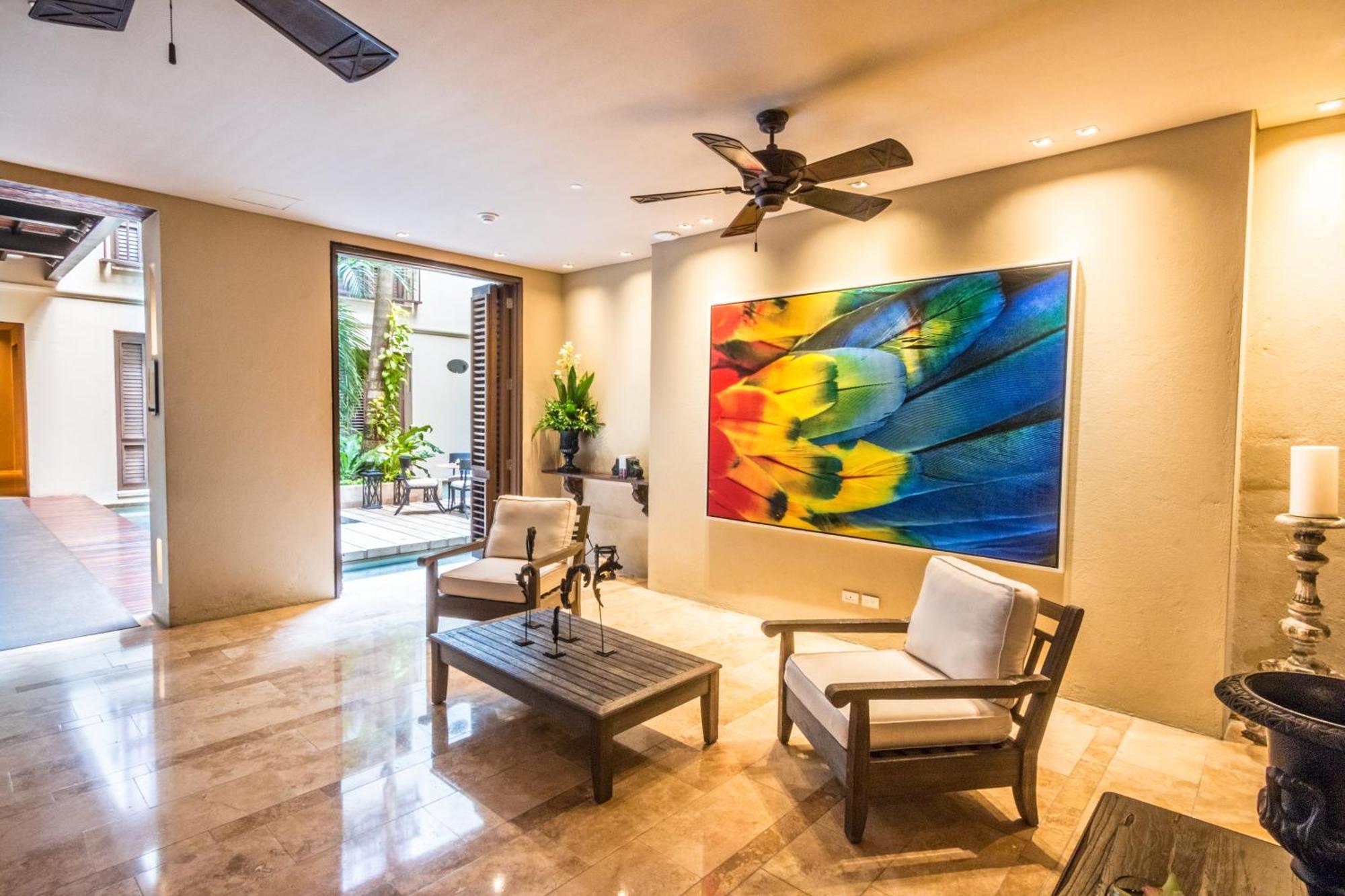 Hotel Bastion Luxury