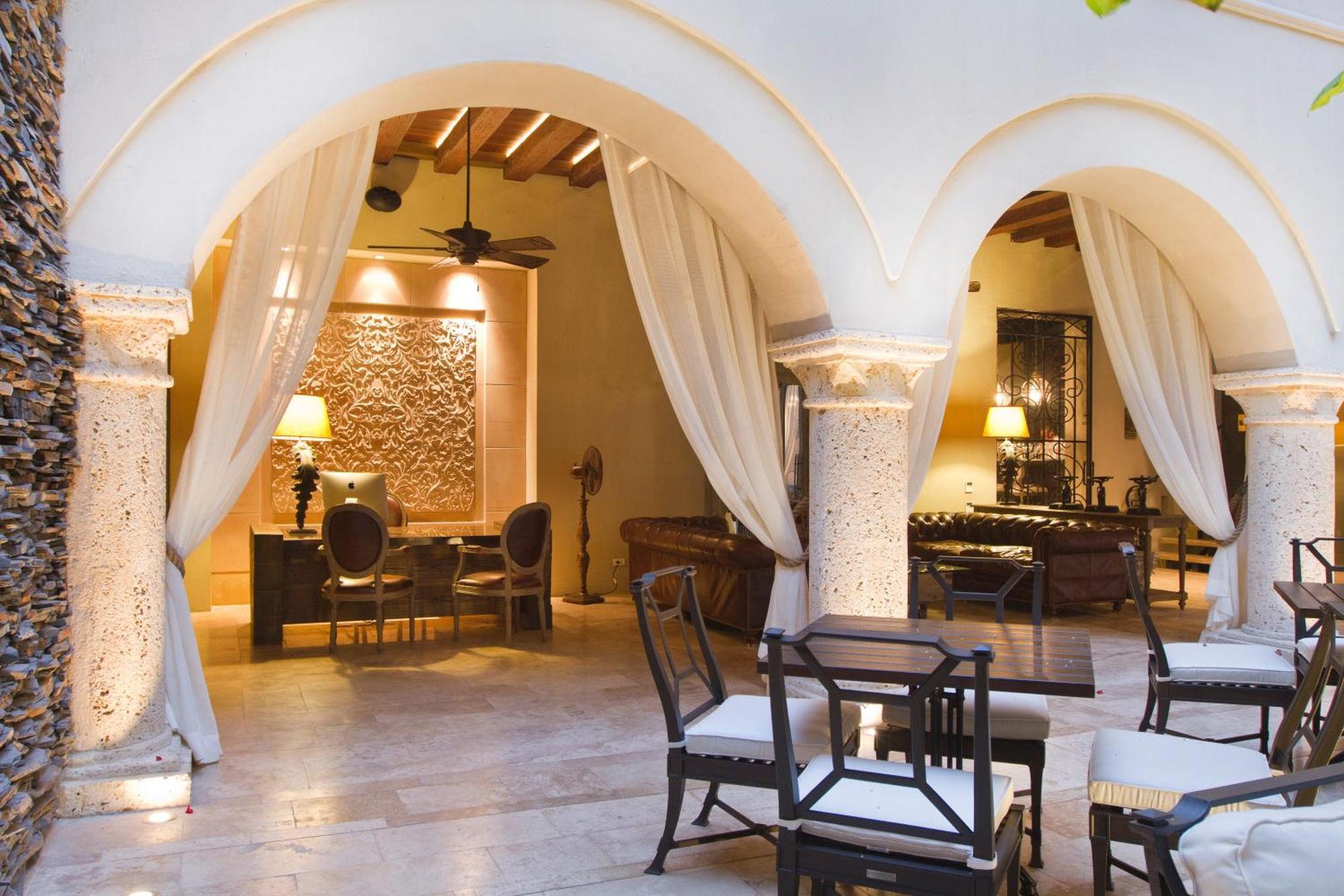 Hotel Bastión Luxury 5*